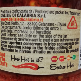 Garlic, oil and calabrian hot pepper condiment