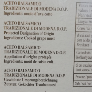 Traditioneller Balsamessig aus Modena GUB Affinato 12 Jahre